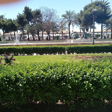 Espectacular Vivienda Junto A La Playa Y Paseo Maritimo En Almeria Apartment Bagian luar foto