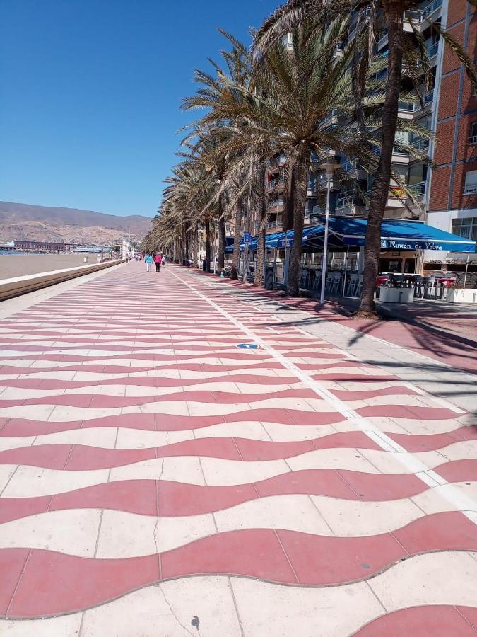 Espectacular Vivienda Junto A La Playa Y Paseo Maritimo En Almeria Apartment Bagian luar foto